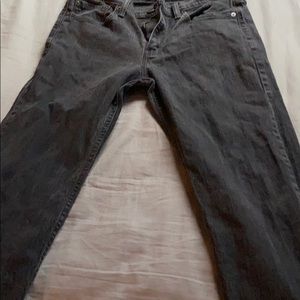 Black Levi’s 33x34